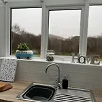 Charm ,3 Bedrooms , 4 Beds,2 Bathrooms