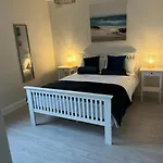 Charm ,3 Bedrooms , 4 Beds,2 Bathrooms *