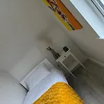 Hébergement de vacances Charm ,3 Bedrooms , 4 Beds,2 Bathrooms *