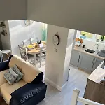 Charm ,3 Bedrooms , 4 Beds,2 Bathrooms