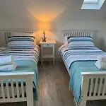 Charm ,3 Bedrooms , 4 Beds,2 Bathrooms Hébergement de vacances