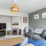 Hébergement de vacances Charm ,3 Bedrooms , 4 Beds,2 Bathrooms *