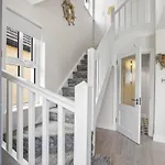 Charm ,3 Bedrooms , 4 Beds,2 Bathrooms Hébergement de vacances *
