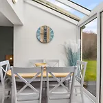 Charm ,3 Bedrooms , 4 Beds,2 Bathrooms * Clifden