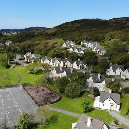 Charm ,3 Bedrooms , 4 Beds,2 Bathrooms * Clifden
