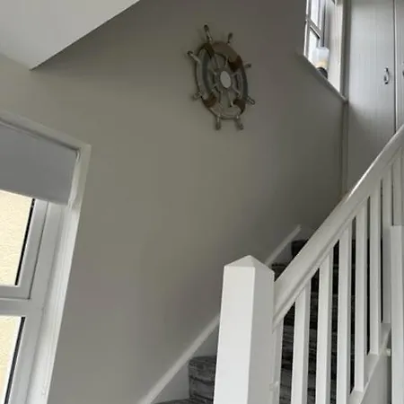 Charm ,3 Bedrooms , 4 Beds,2 Bathrooms