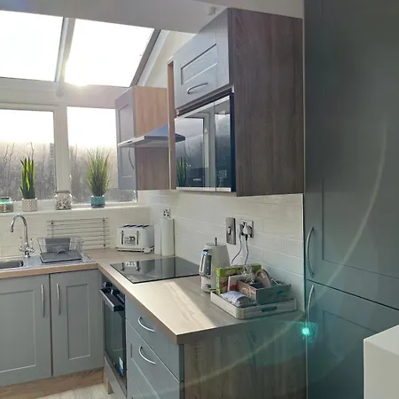 Charm ,3 Bedrooms , 4 Beds,2 Bathrooms Nyaraló