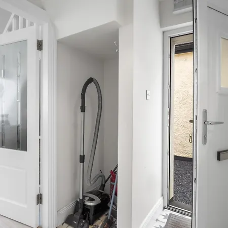 度假居 Charm ,3 Bedrooms , 4 Beds,2 Bathrooms *