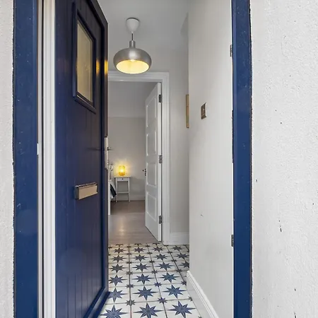 Nyaraló Charm ,3 Bedrooms , 4 Beds,2 Bathrooms Clifden