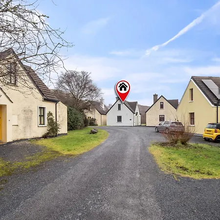 Charm ,3 Bedrooms , 4 Beds,2 Bathrooms