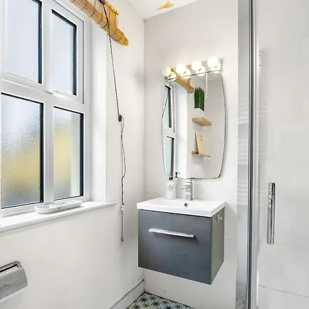 Nyaraló Charm ,3 Bedrooms , 4 Beds,2 Bathrooms