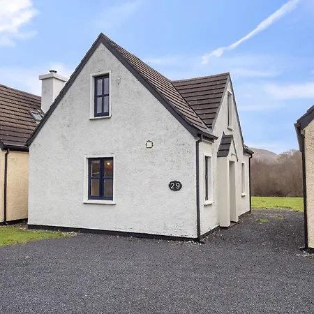 Ferienhaus Charm ,3 Bedrooms , 4 Beds,2 Bathrooms Clifden