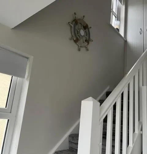 Charm ,3 Bedrooms , 4 Beds,2 Bathrooms