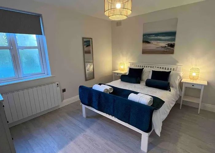 Charm ,3 Bedrooms , 4 Beds,2 Bathrooms * 克利夫登