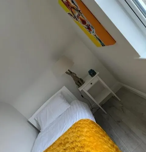 度假居 Charm ,3 Bedrooms , 4 Beds,2 Bathrooms *