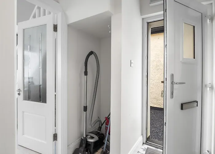 度假居 Charm ,3 Bedrooms , 4 Beds,2 Bathrooms *