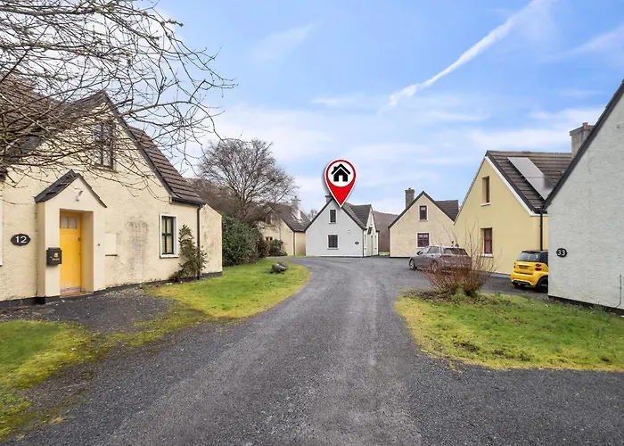 Charm ,3 Bedrooms , 4 Beds,2 Bathrooms