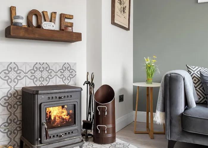 Charm ,3 Bedrooms , 4 Beds,2 Bathrooms * 克利夫登